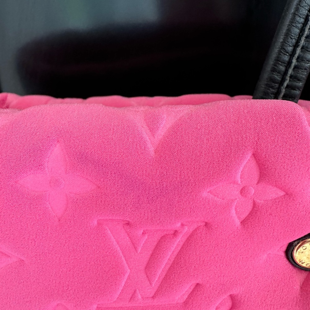 Louis Vuitton Neon Pink Tote - Picture 6 of 15